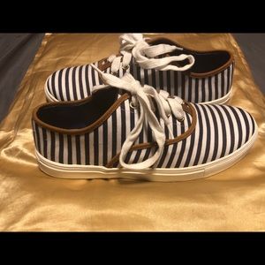 Brand new tennis shoes